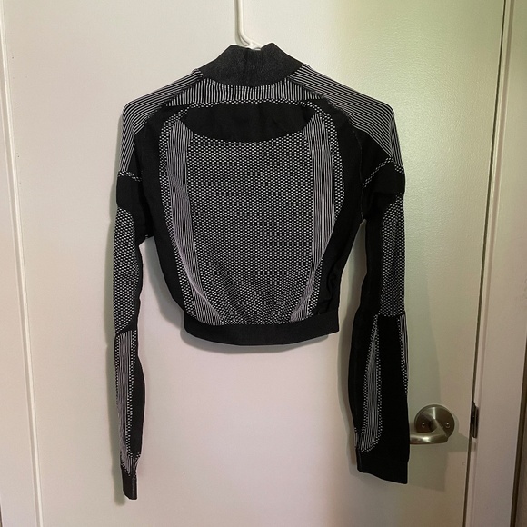 MISBHV top - Picture 2 of 2